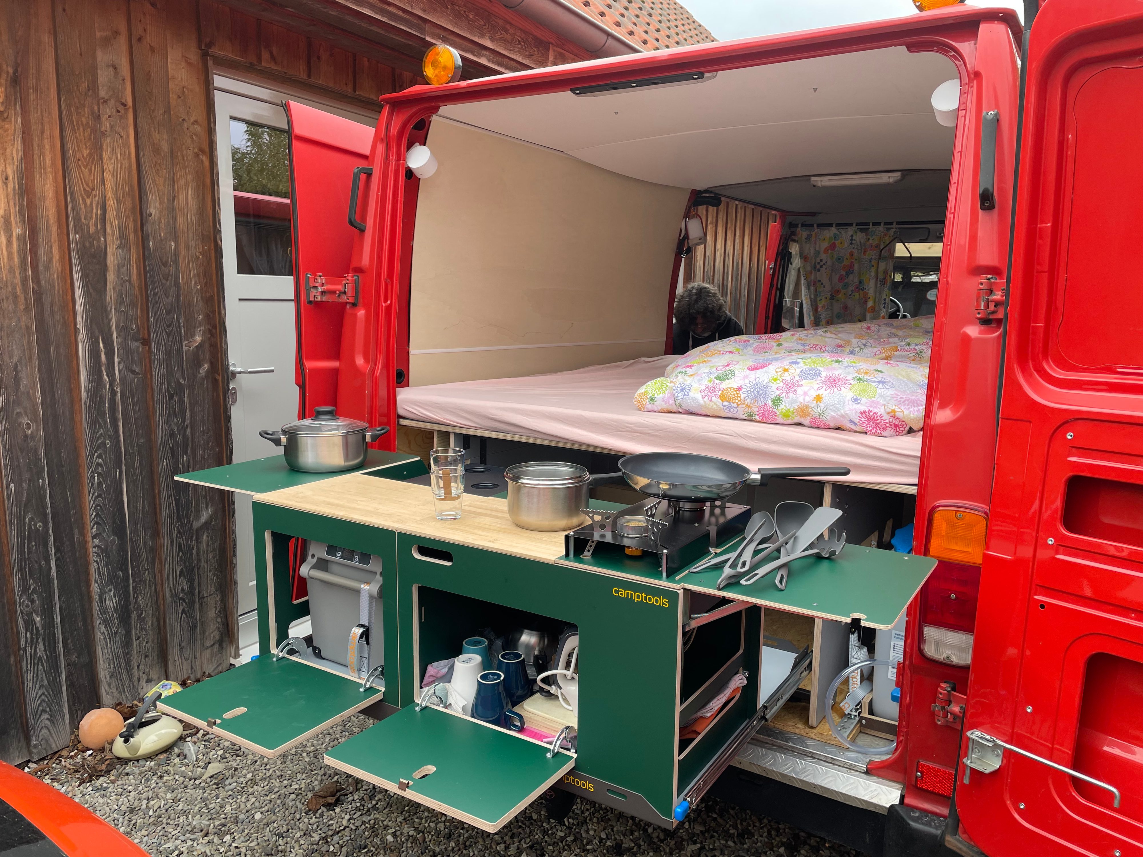 Mercedes MB 308 D Camperausbau mit Küche und Bett